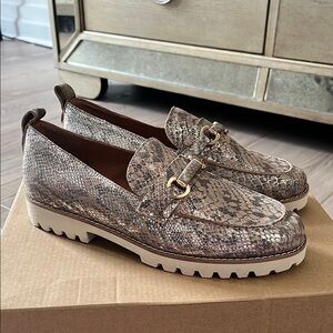 GENTLE SOULS EUGENE LUG BIT BUCKLE LOAFER - LIKE NEW - METALLIC SNAKESKIN